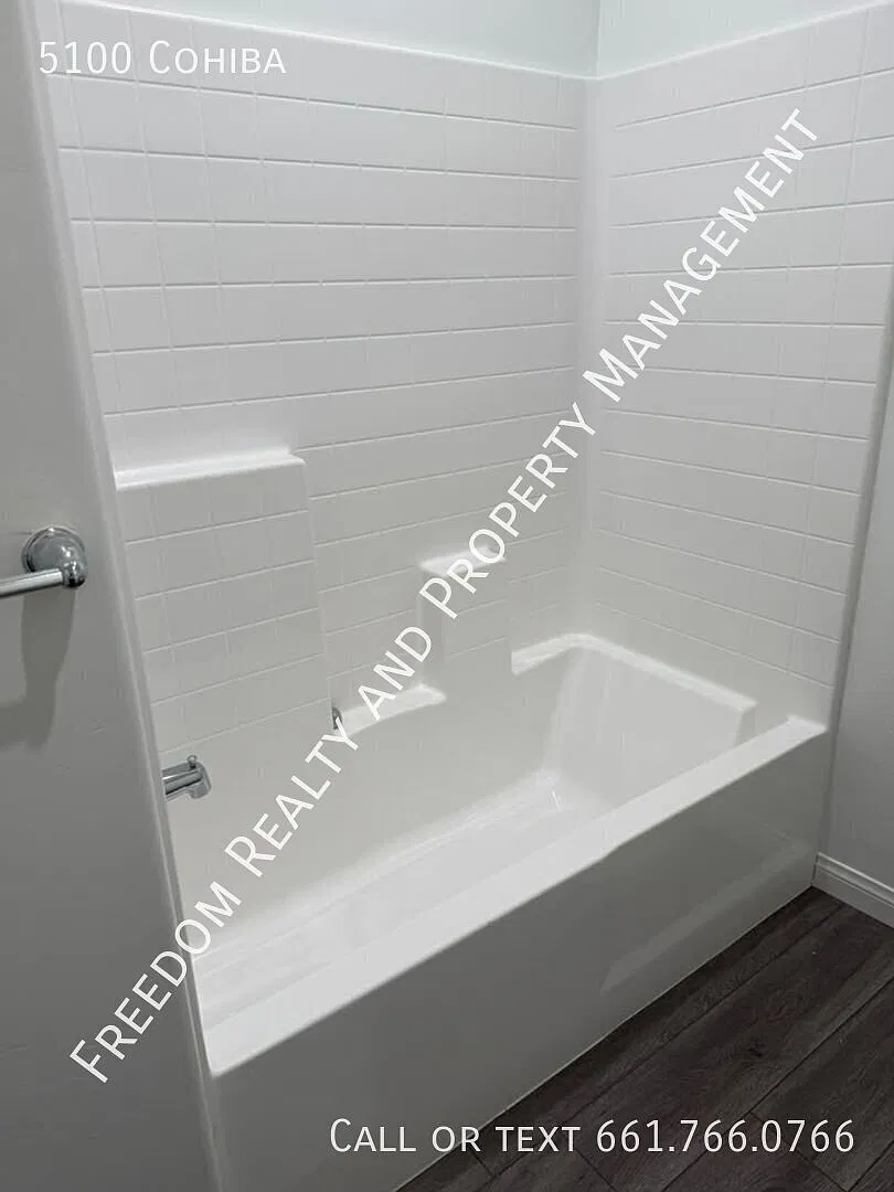 Gorgeous New Construction Single-Family Home for Rent — Photo 3