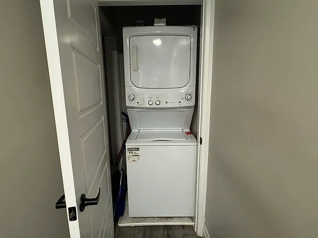 49 Edinburgh Rd #UPPER — Photo 9
