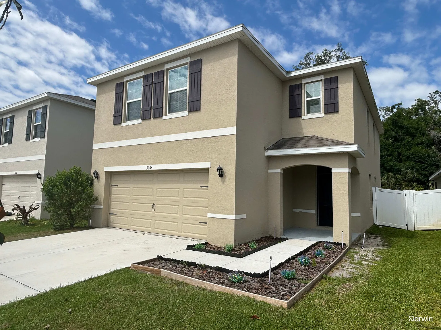 4 bed, 2.5 bath, 2252 sqft, $2,410 — Photo 2