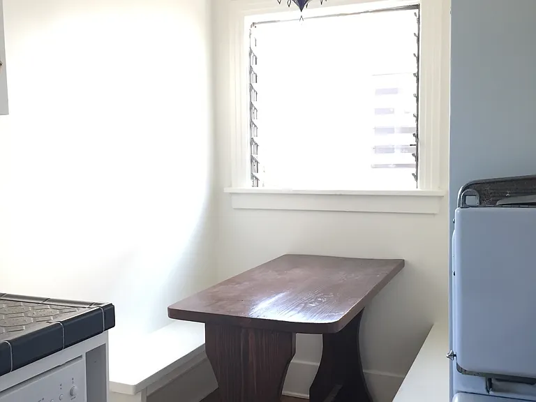 kitchen built in banquette