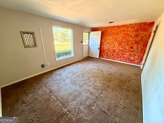 5th image of 102 Lee St