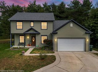 628 Evan Ct, Lake Orion, MI 48362