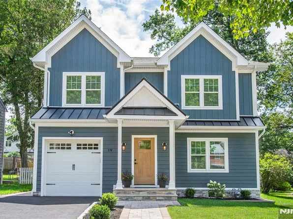 19 Brentwood Dr, Verona, NJ 07044