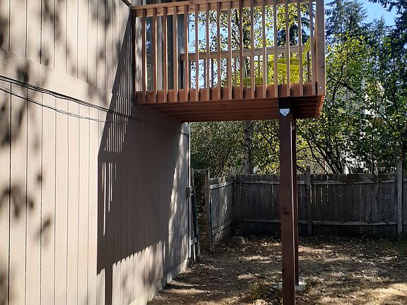 3rd image of 8433 Kittiwake St SE