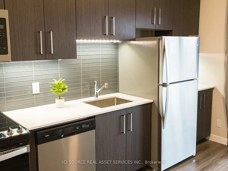 15 Queen St S #1105 — Photo 5