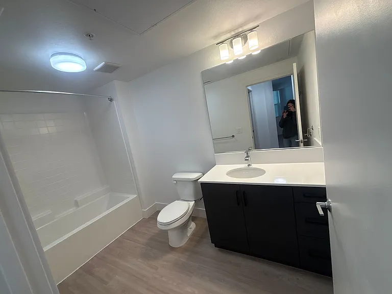 3248 Martin St — Photo 2