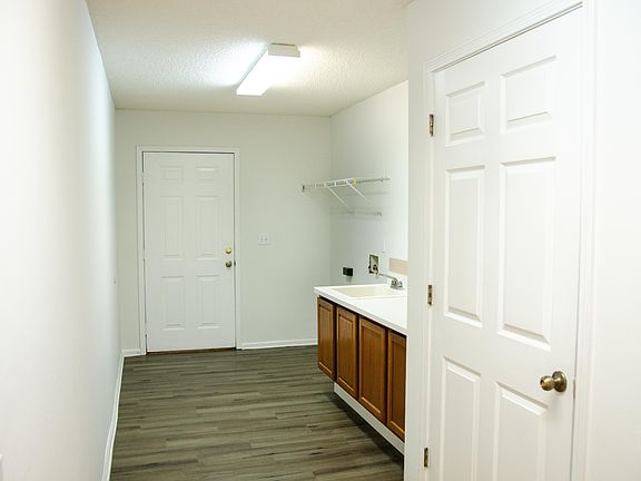 3rd image of 5698 Plum Hollow Dr W