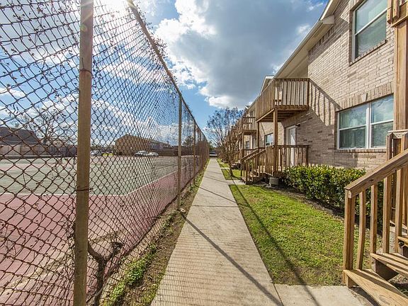4th image of 11905 Algonquin Dr Unit 5