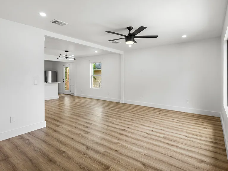 334 Cooper St — Photo 9