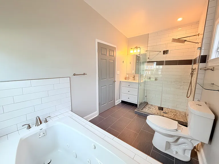 9133 Baltimore St — Photo 16