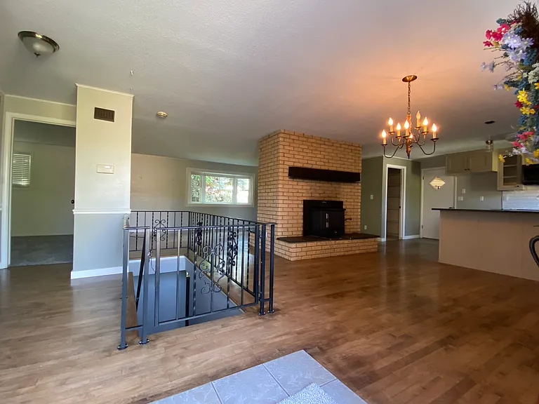 6880 S Cloverdale Rd — Photo 6