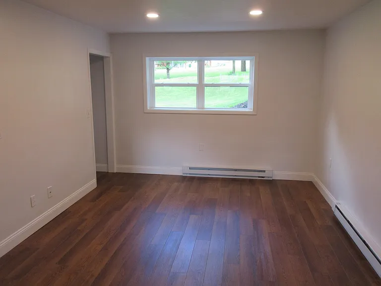 1609 Hawthorn Dr #2 — Photo 2