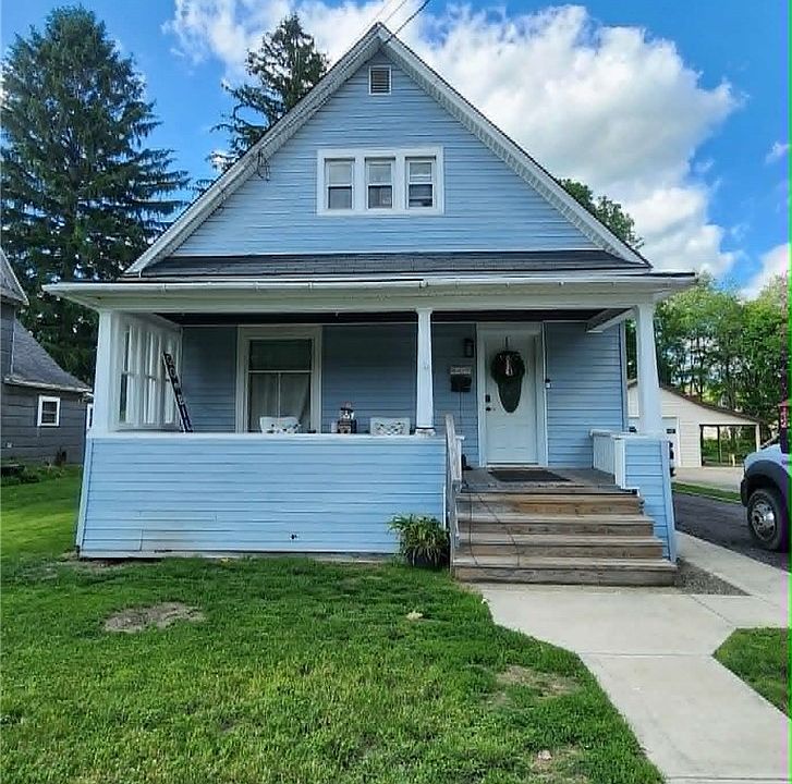 1st image of 607 E State St