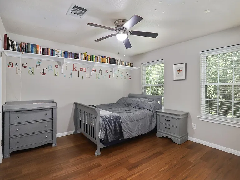18121 Whitewater Cv — Photo 29