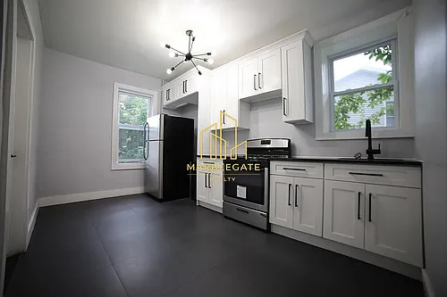 145 Pearsall Ave #22 Photo 1