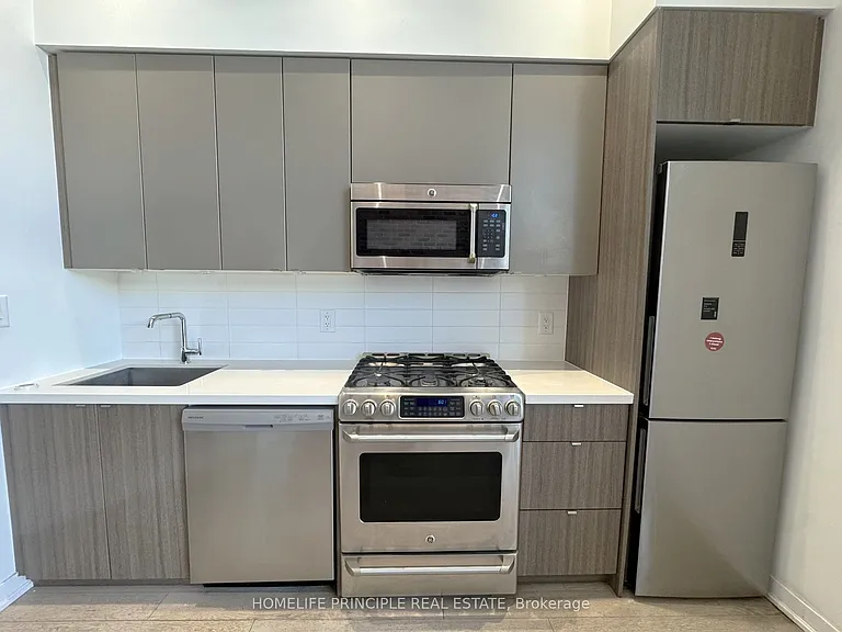 88 Colgate Ave #Penthouse 732 — Photo 10