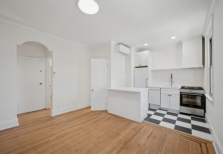 1221 N Franklin St #3F — Photo 6