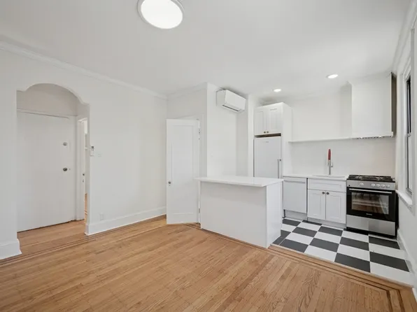 1221 N Franklin St #3F, Philadelphia, PA 19122