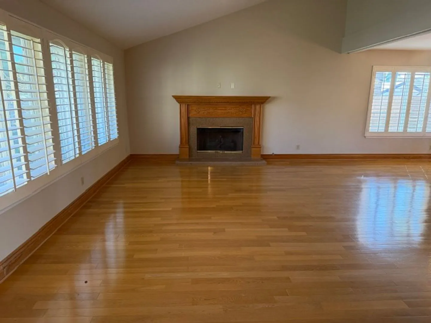 Great North Simi Valley Home — Photo 4