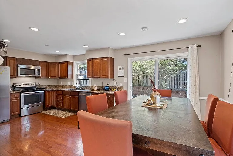 Forestdale Dr — Photo 9