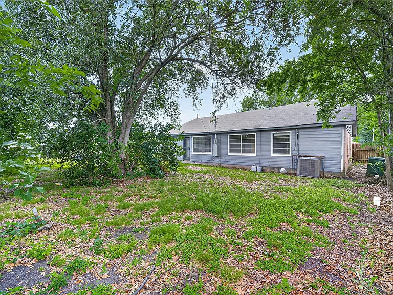 4118 Sunflower St — Photo 36