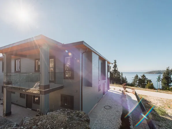 5972/74 Barnacle St, Sechelt, BC V7Z 0V1