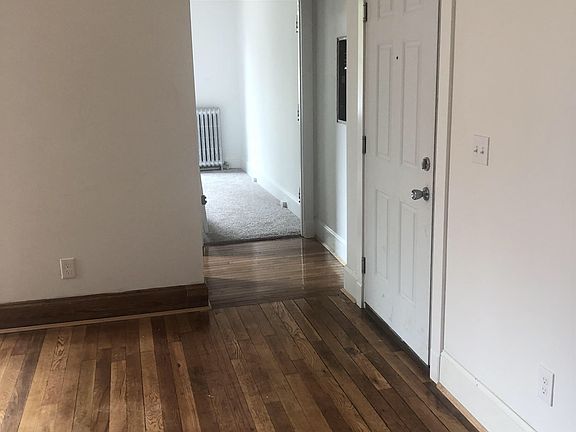 3rd image of 2415 Maplewood Ave #10533391