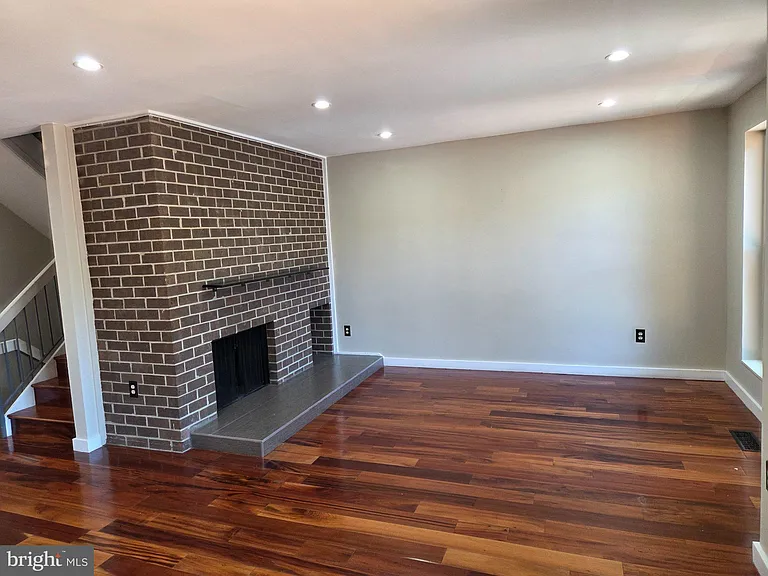 1733 Cy Ct — Photo 9