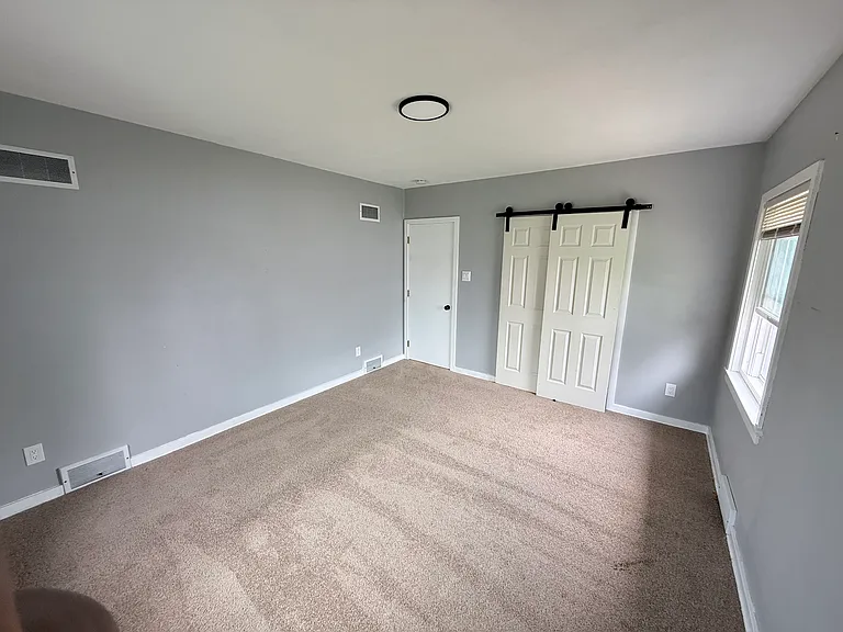 1830 Laubach Ave — Photo 4