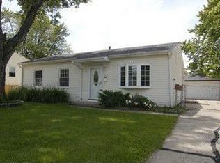 210 Willow Rd, Streamwood, IL 60107