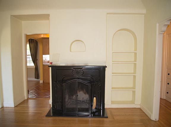 4th image of 674 Blackwood St