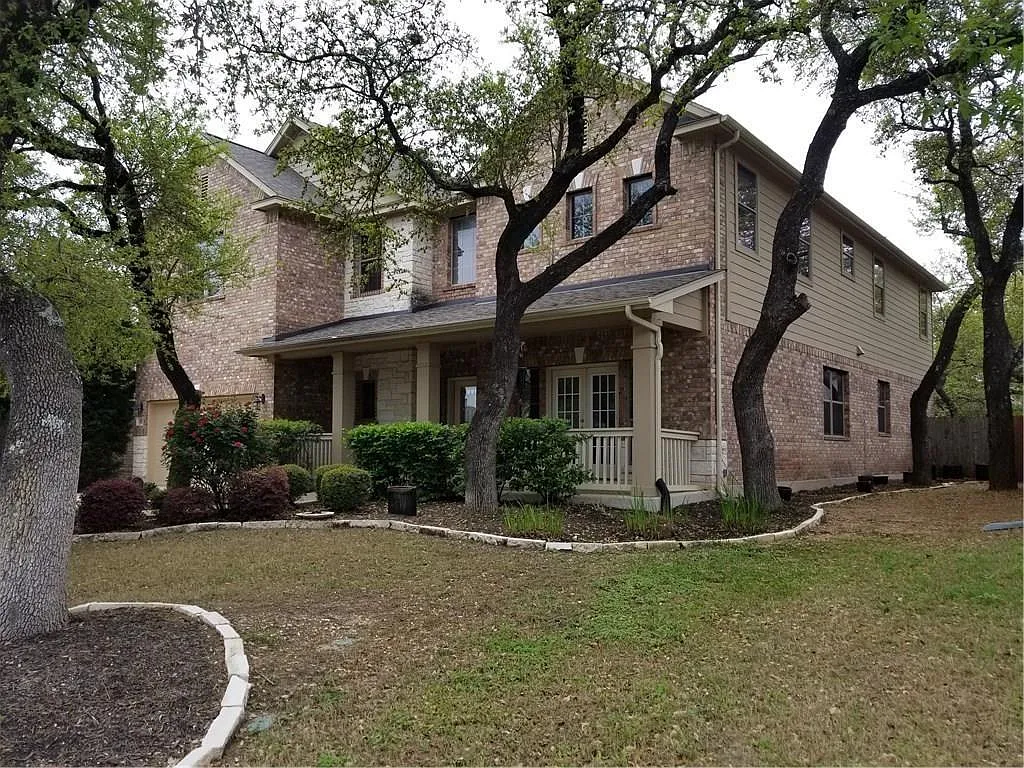 5 bed, 4.5 bath, 4712 sqft, $2,850 — Photo 1