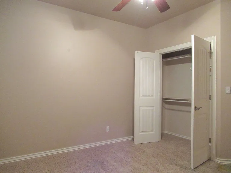 3341 Heritage Green Cir — Photo 29