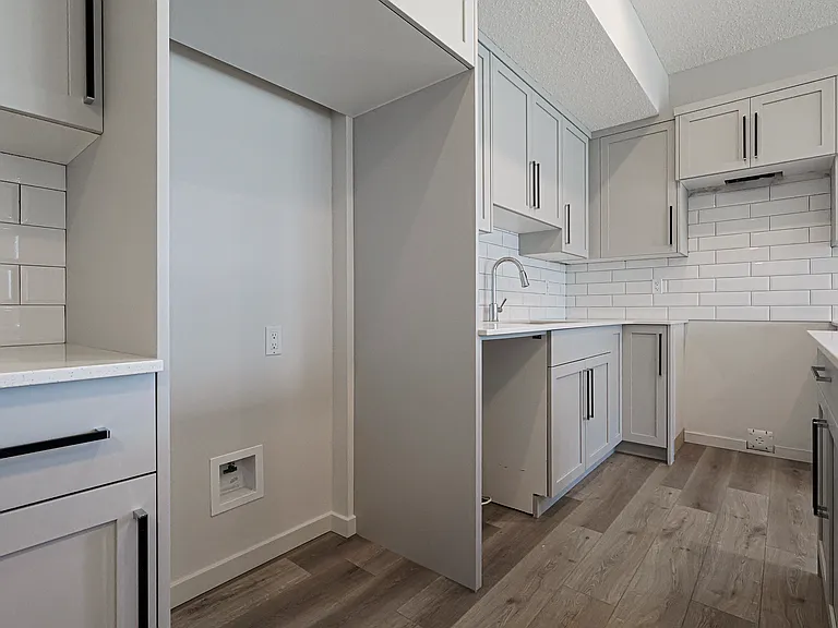 114 Greenfield Way — Photo 3
