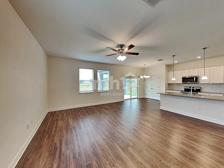 1103 Walden Pond Dr — Photo 6