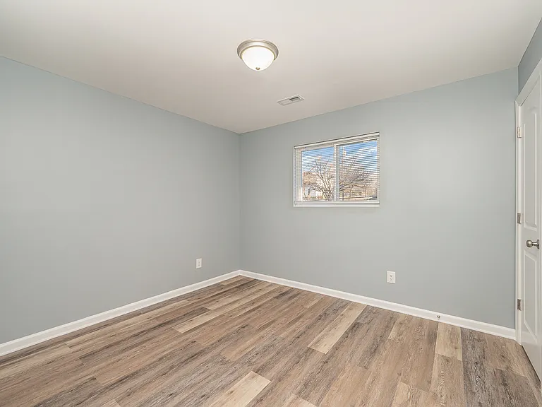 427 N Yadkin Ave — Photo 11