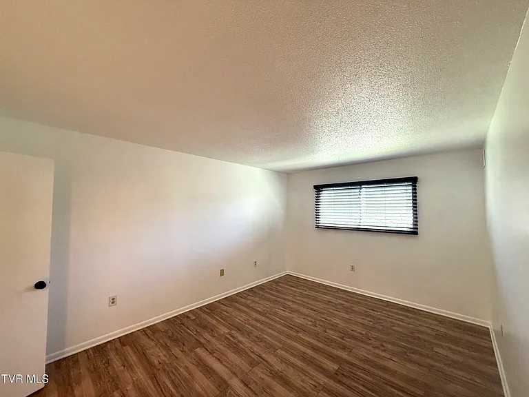 1225 Carriage Cir #203 — Photo 9