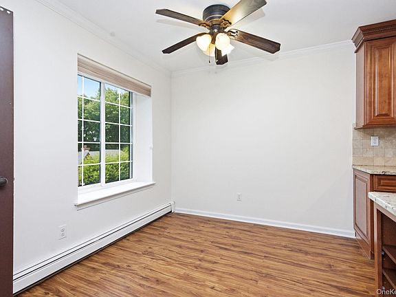 4th image of 66 Foxwood Circle