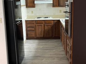 114 Highland Ave, Pitcairn, PA