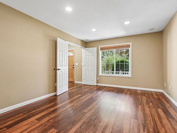 3rd image of 1612 SE 187th Pl