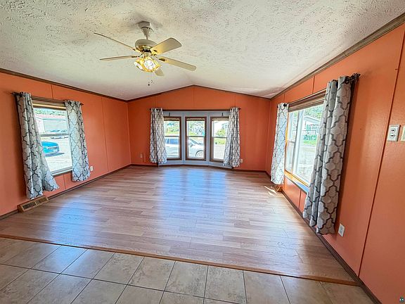 2nd image of 26 Kalmia Dr