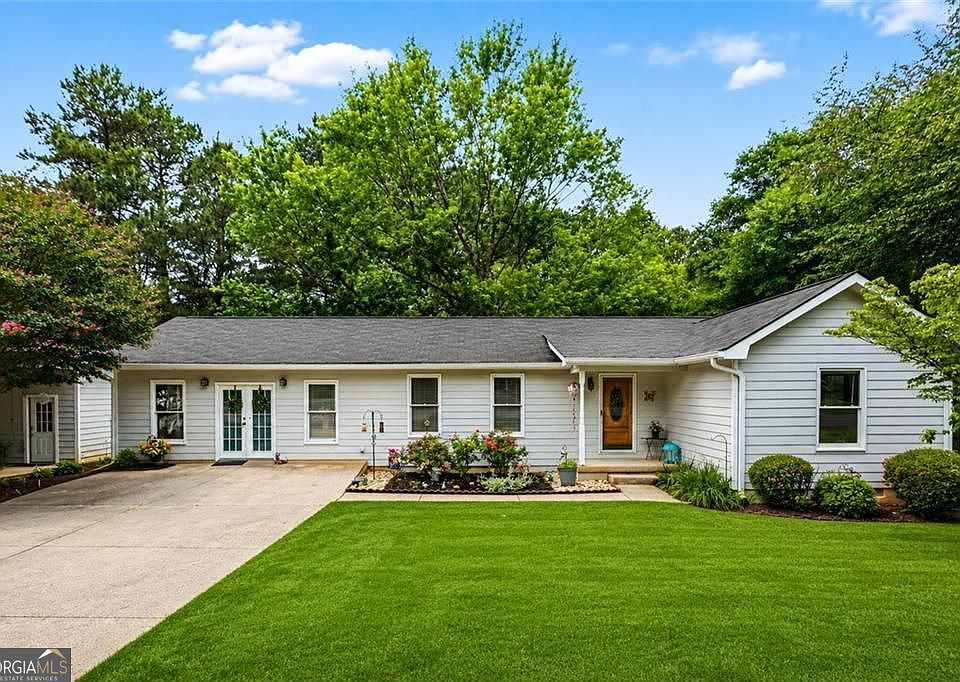 1st image of 6 Bluebird Ln