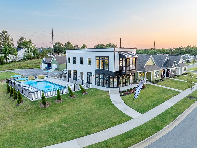 1011 NE Heights Ln — Photo 12