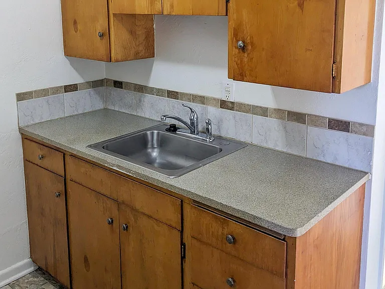 1136 Fairmount Ave S #8 — Photo 7