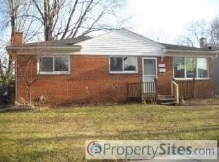 32418 Birkshire St, Saint Clair Shores, MI 48082