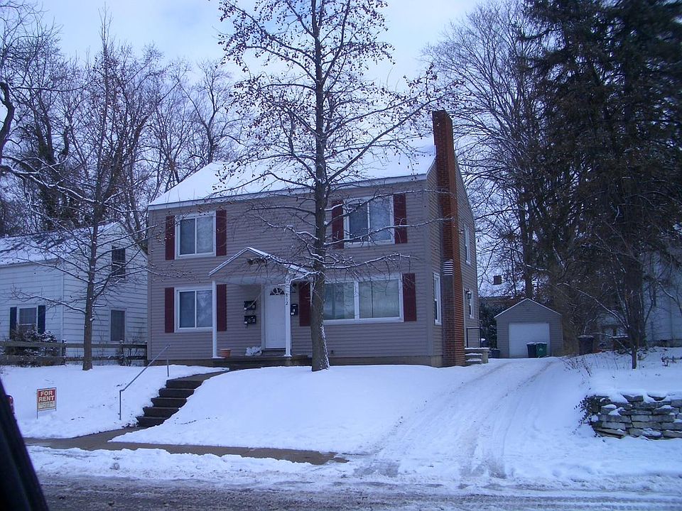 1st image of 812 Vine St APT B