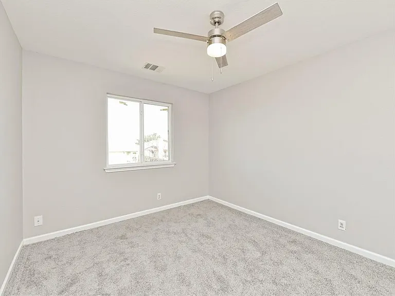 16800 Hamilton Point Cir — Photo 10