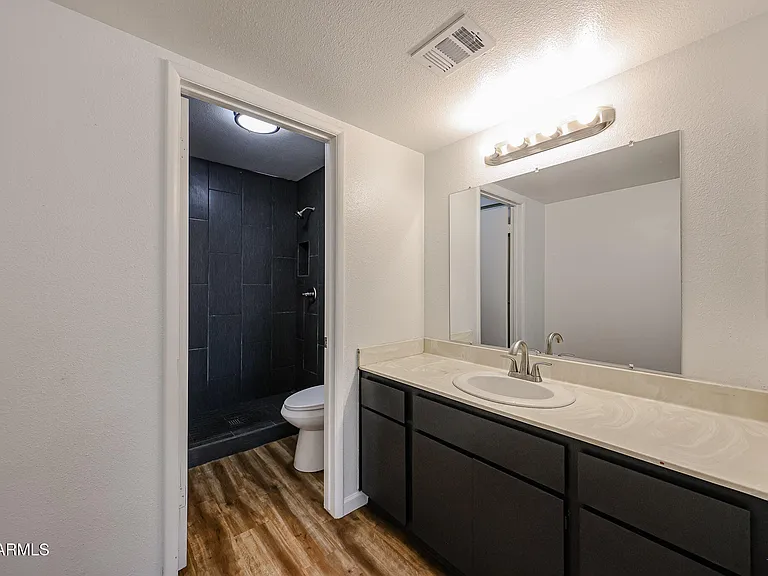 2602 E Charleston Ave — Photo 8