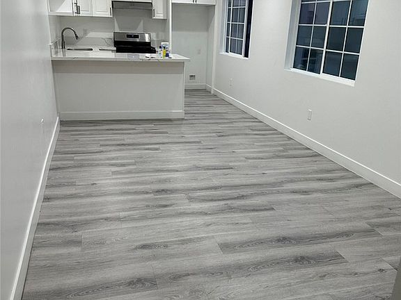 4th image of 8552 Flower St