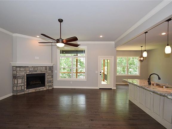 3rd image of 34 Aveton Ln